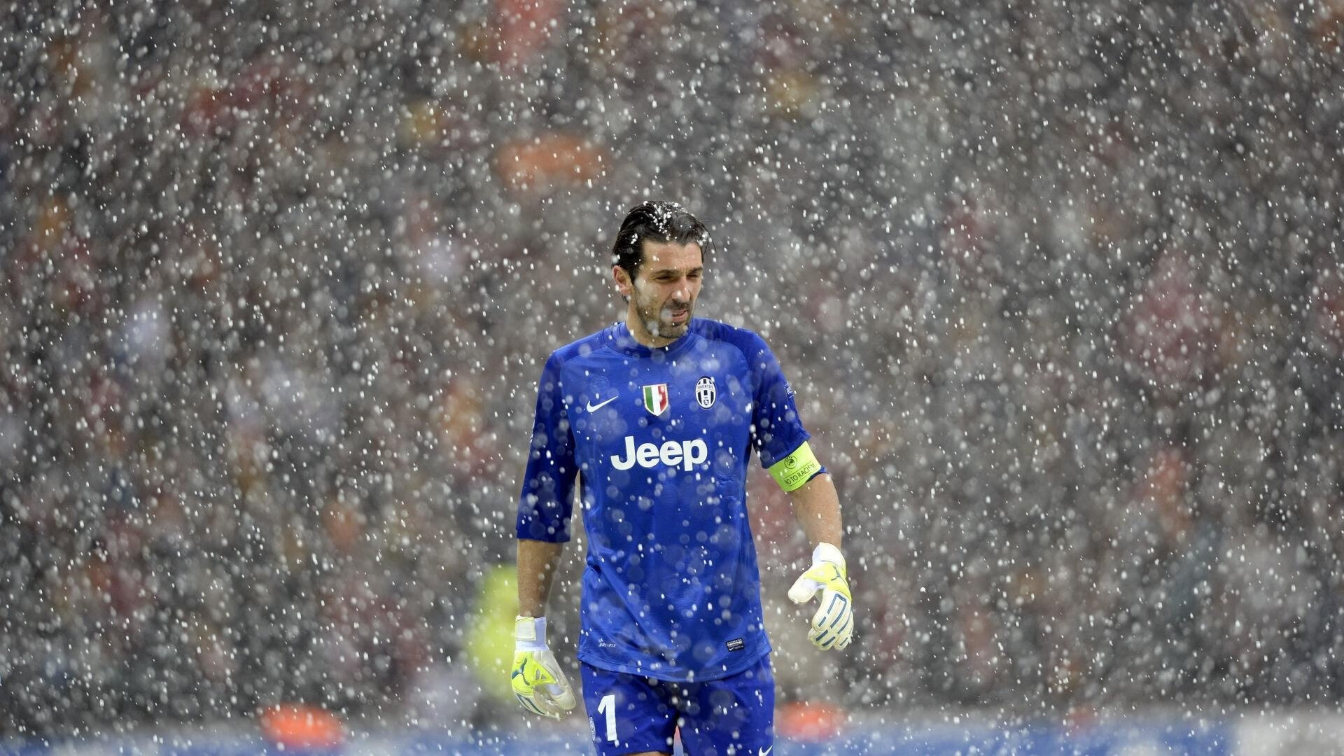 决赛精彩瞬间回放引爆社交媒体，决赛回顾